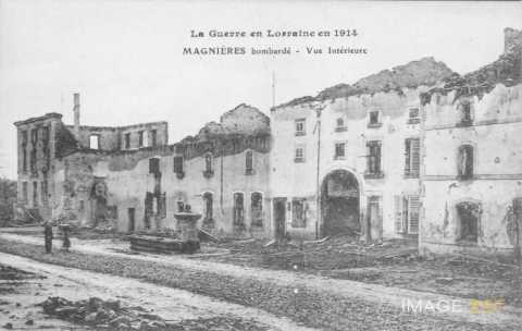 Rue bombardée  (Magnières)